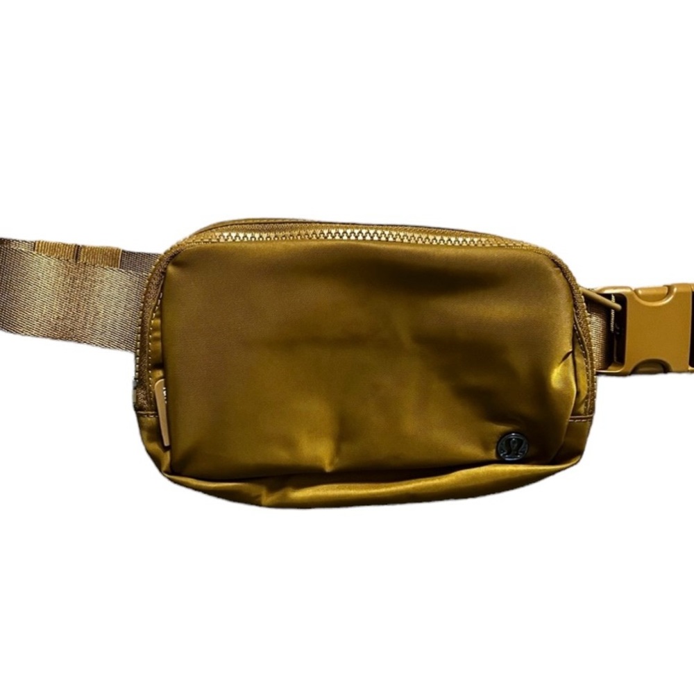 🔵 Lululemon Everywhere Belt Bag- Burnt Caramel
